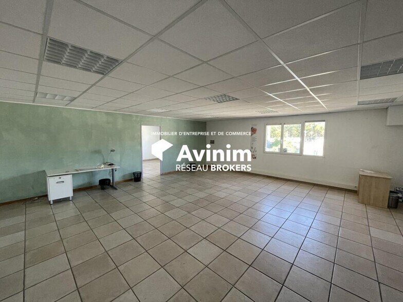 Industrial in La Ciotat to rent - Interior Photo - Image 3 of 6