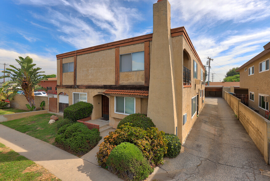 14530 Bellflower Blvd, Bellflower, CA for sale - Primary Photo - Image 1 of 1