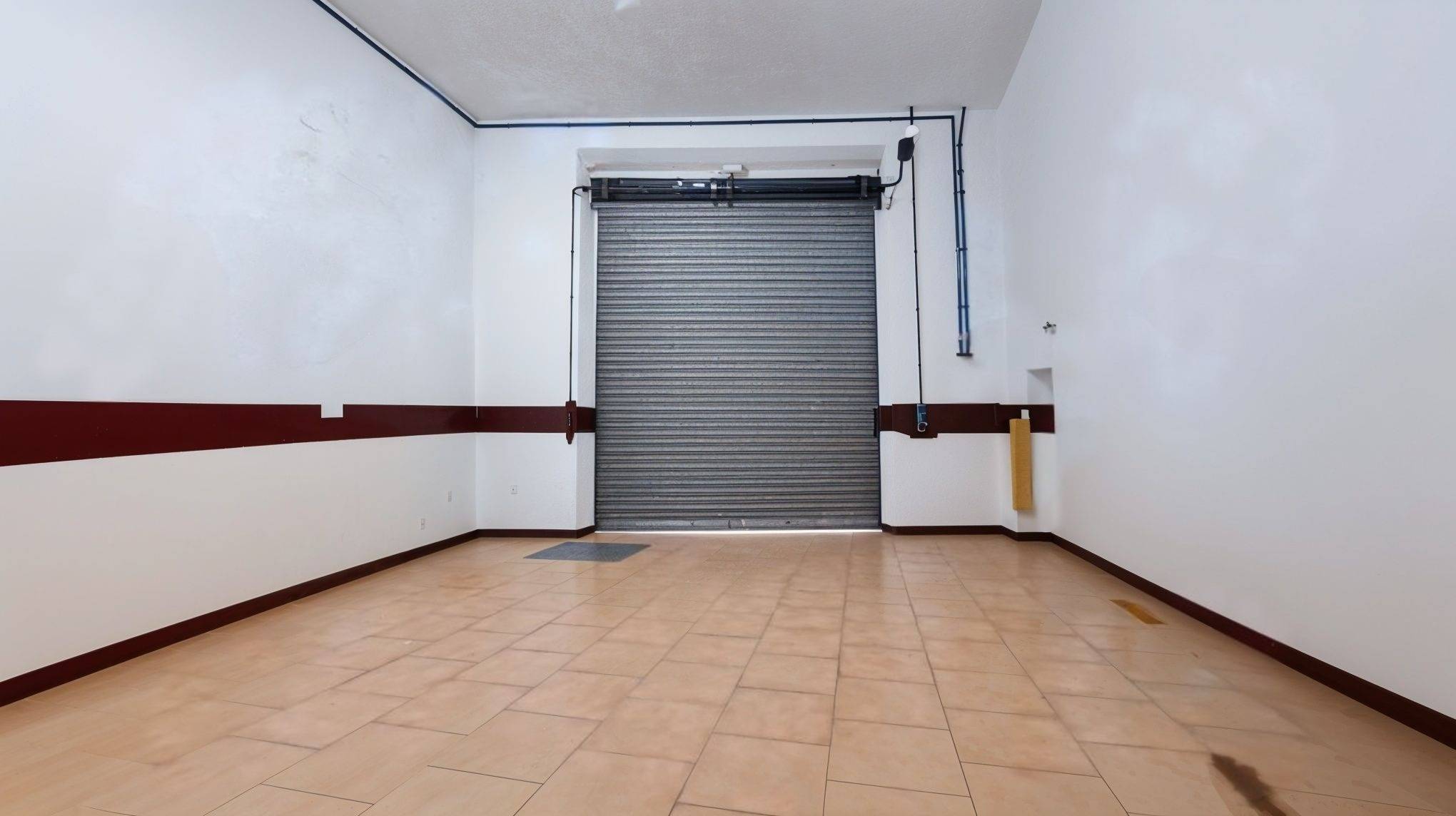 Retail in Reus, Tarragona to rent Interior Photo- Image 1 of 6
