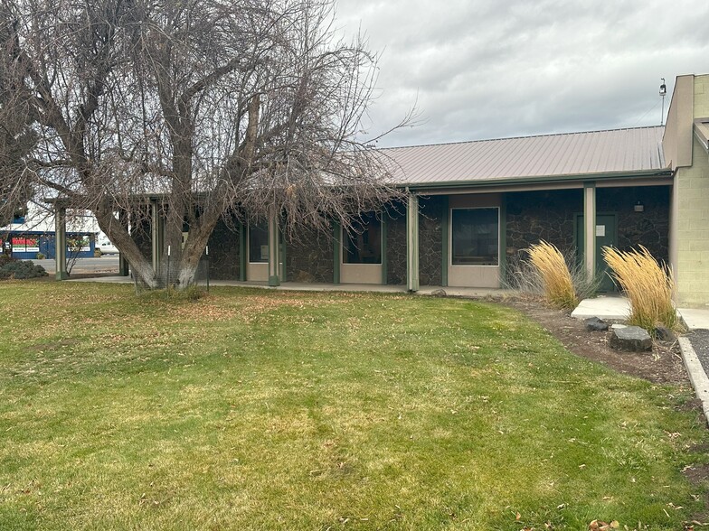 574 N Main St, Prineville, OR for sale - Building Photo - Image 2 of 9