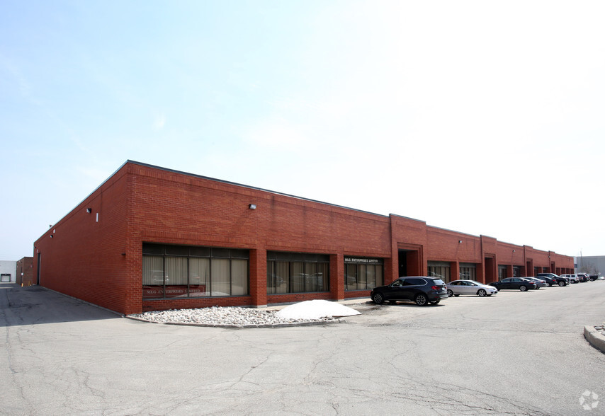 425 Admiral Blvd, Mississauga, ON for rent - Building Photo - Image 2 of 4