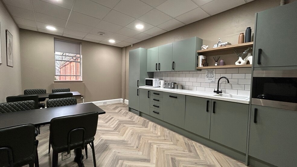 232-240 Stockport Rd, Cheadle to rent - Interior Photo - Image 2 of 9