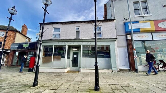 More details for 2-10 High St, Rushden - Retail to Rent
