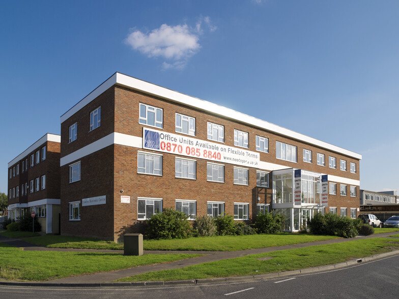 Saxon House & Crawley Business Centre portfolio of 2 properties for sale on LoopNet.co.uk - Primary Photo - Image 1 of 3