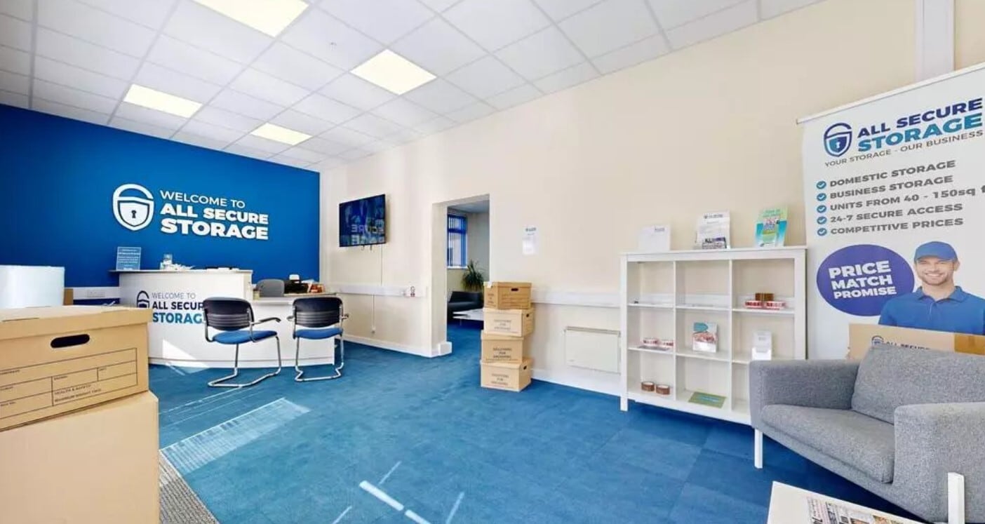 South Way, Portland, DOR DT5 2NL - Unit G fl -  - Interior Photo - Image 2 of 11