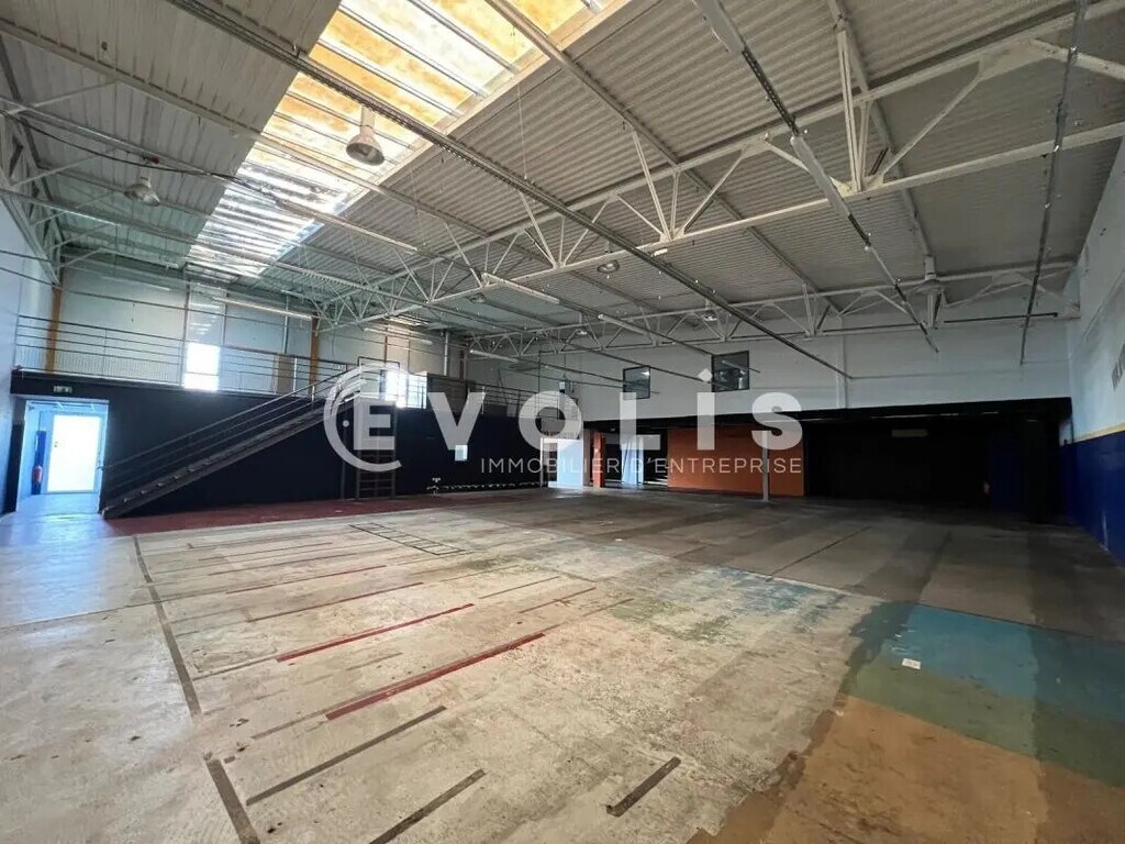 Location Commerce 746 m² - Photo 1