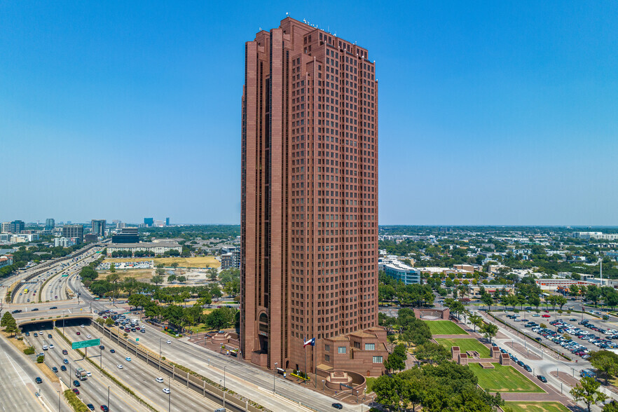 2711 N Haskell Ave, Dallas, TX for rent - Building Photo - Image 1 of 24