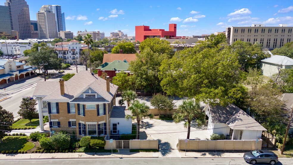 623 Augusta, San Antonio, TX for sale - Building Photo - Image 2 of 43