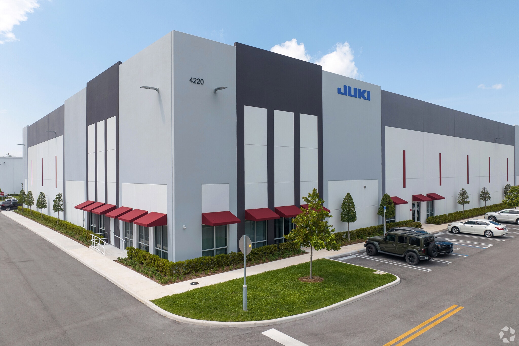 4220 W 104th St, Hialeah, FL to rent Building Photo- Image 1 of 5