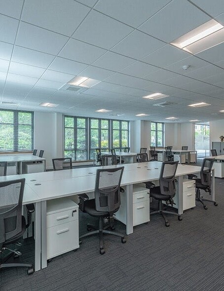 Solent Rd, Havant to rent - Building Photo - Image 3 of 4