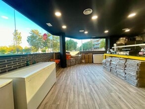 Retail in Pallejà, Barcelona to rent Interior Photo- Image 2 of 15