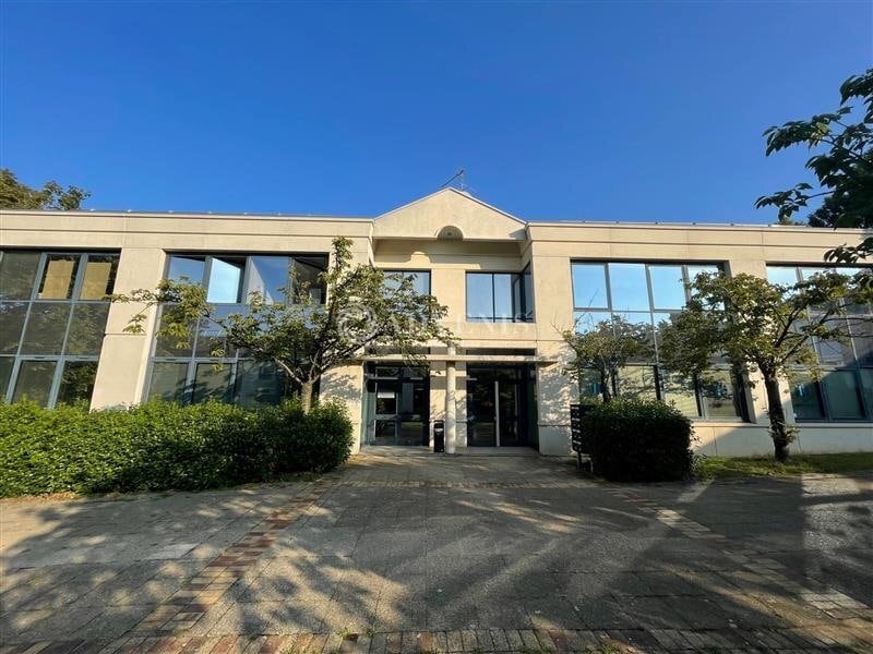Office in Créteil to rent Building Photo- Image 1 of 9