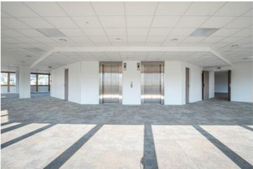 Office in Levallois-Perret to rent Interior Photo- Image 1 of 8
