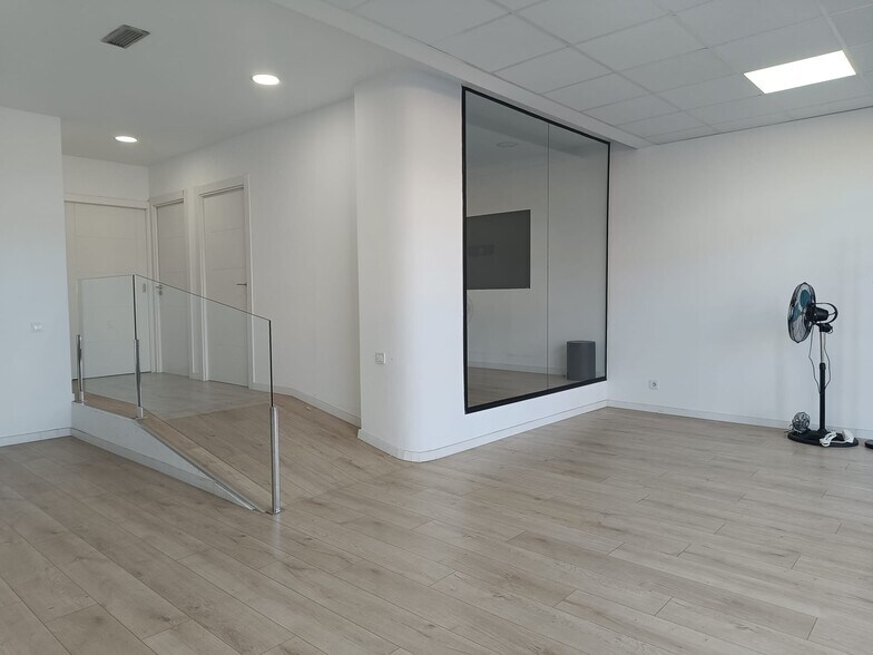 Retail in Sabadell, Barcelona to rent - Primary Photo - Image 1 of 2