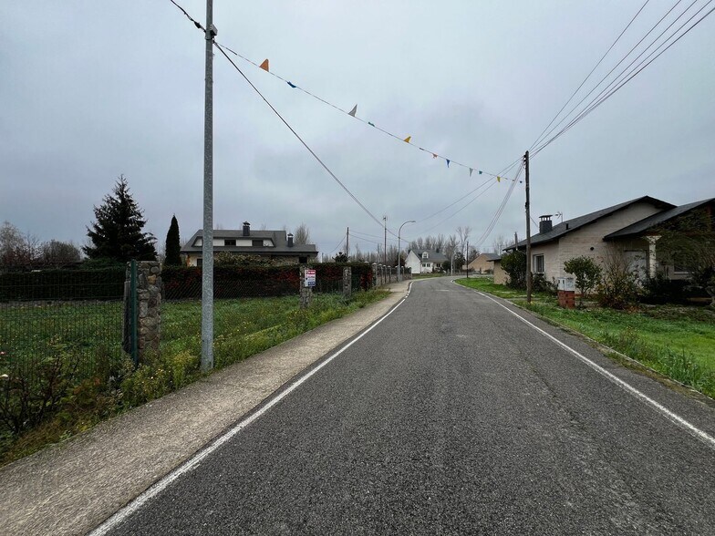 la, 7, Carracedelo, León for sale - Building Photo - Image 1 of 3