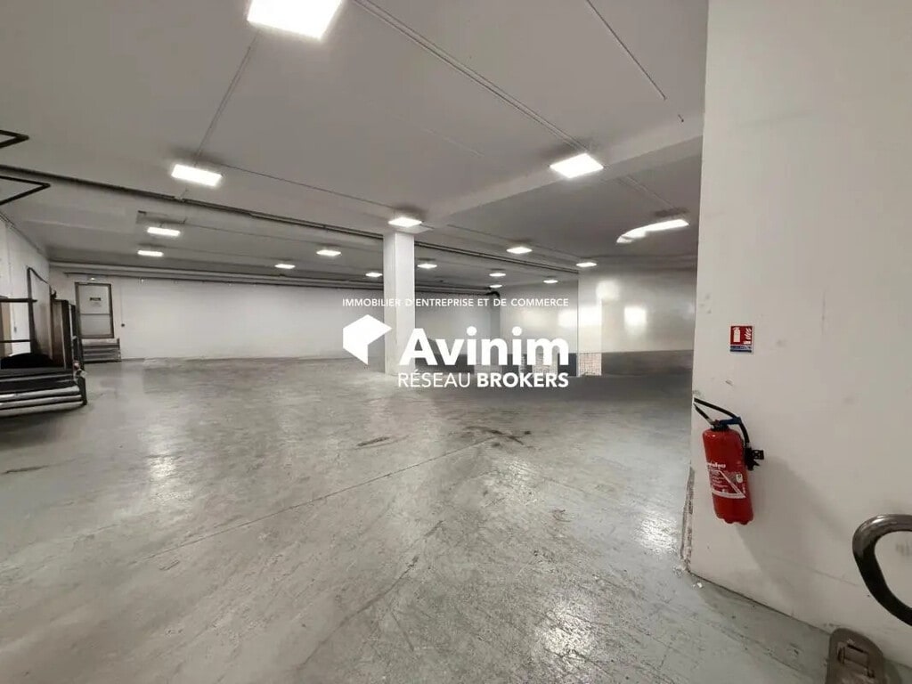 Location Entrepôt 198 m² à 455 m² - Photo 1