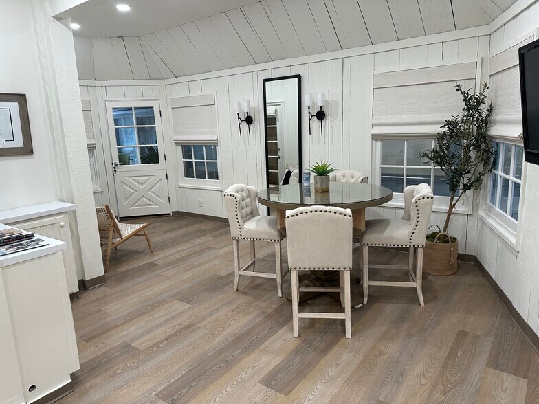 2737 E Coast Hwy, Corona Del Mar, CA for sale - Interior Photo - Image 1 of 1