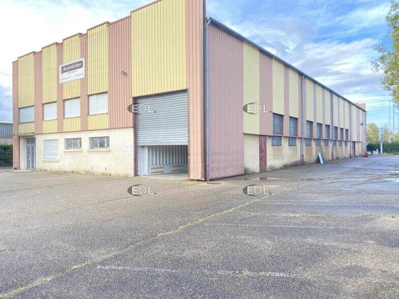 Industrial in Chassieu to rent - Building Photo - Image 3 of 20