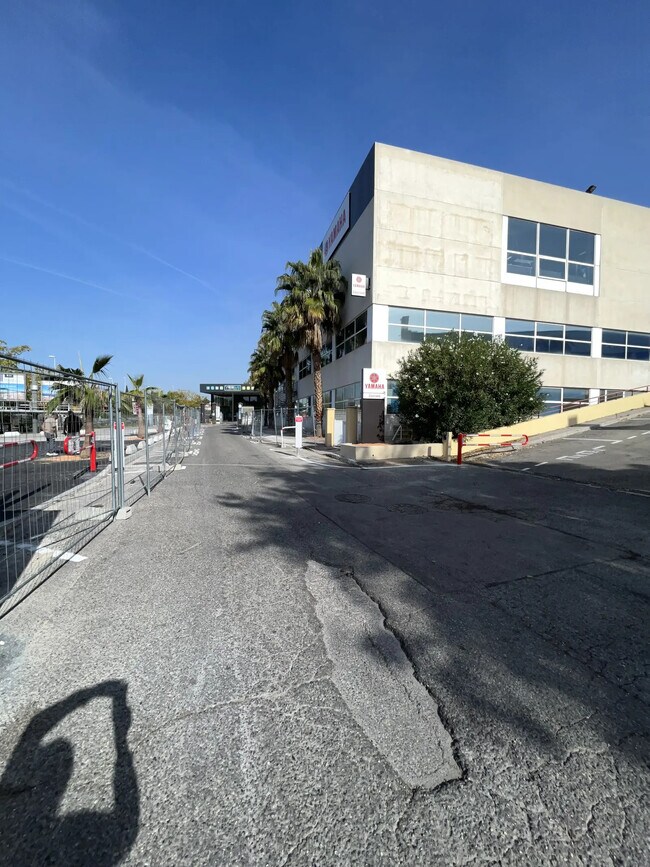 More details for 206 Boulevard De Plombieres, Marseille - Retail to Rent