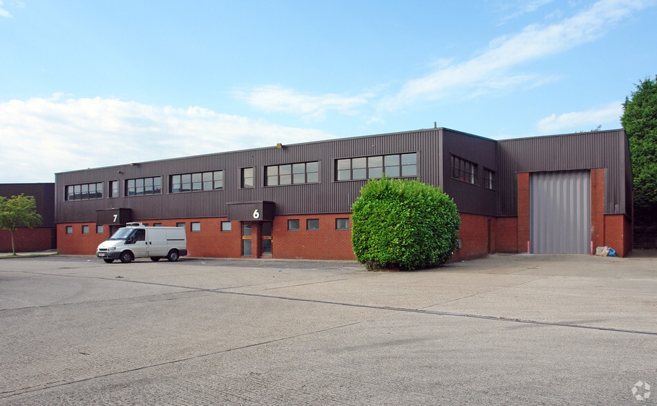 Basingstoke Rd, Reading to rent - Building Photo - Image 2 of 5