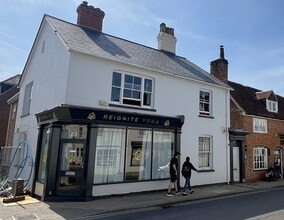 23 Normandy St, Alton to rent Interior Photo- Image 1 of 3