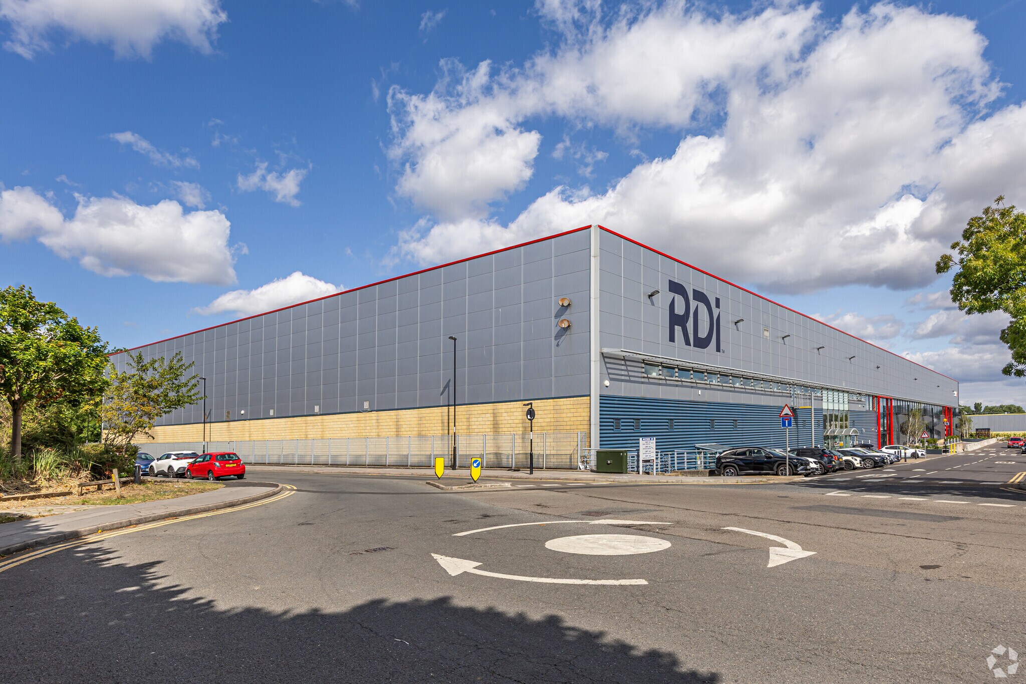 2-8 Queensway, Croydon to rent Building Photo- Image 1 of 7
