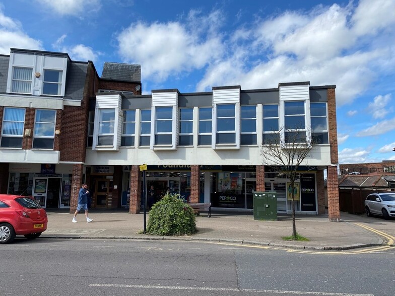 117-127 High St, Billericay for rent - Building Photo - Image 1 of 1