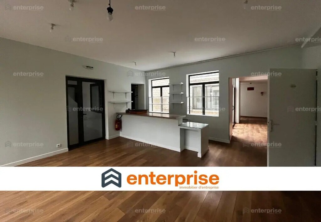 Location Commerce 110 m² - Photo 1