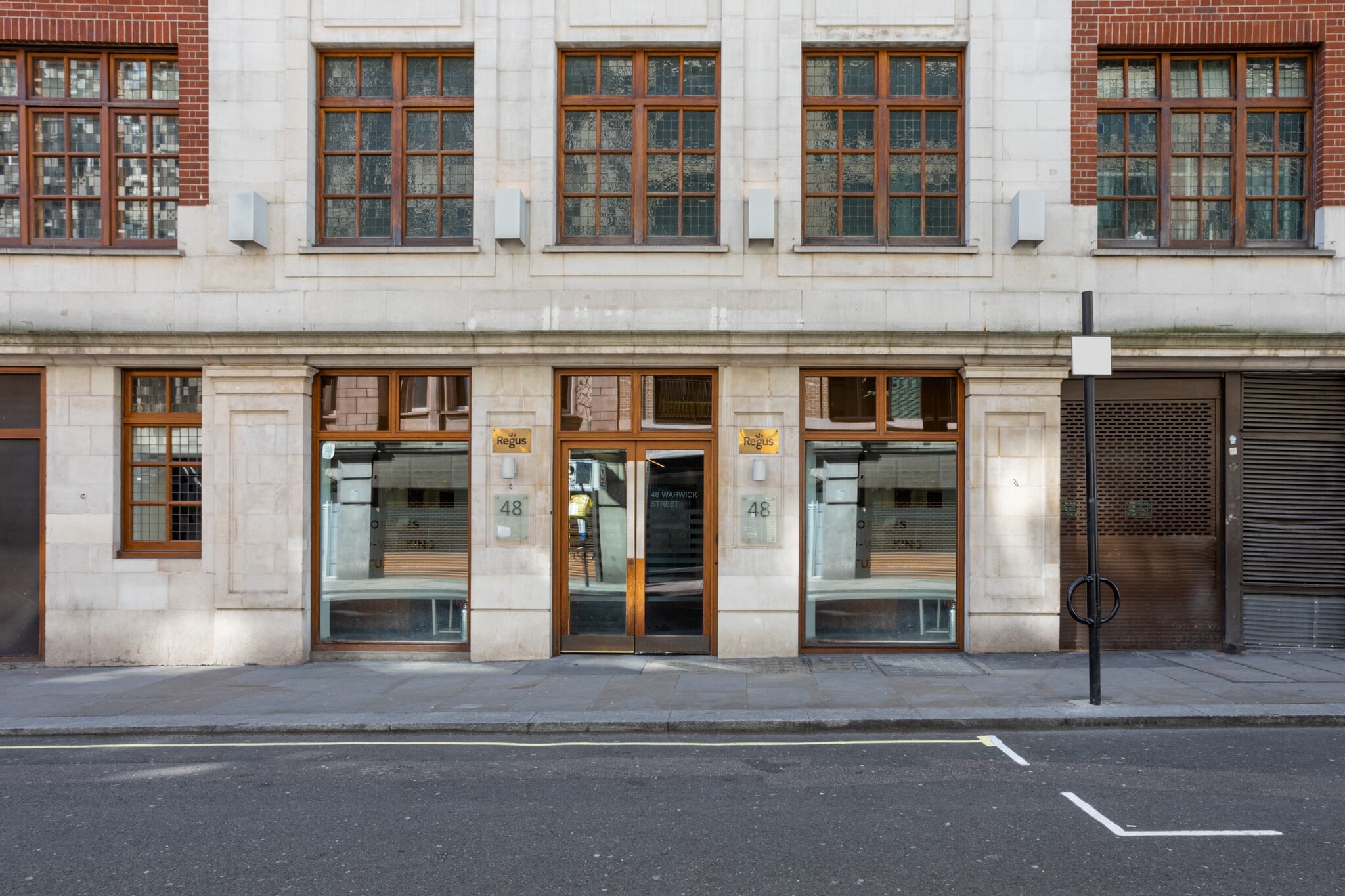 48 Warwick St, London to rent Interior Photo- Image 1 of 11