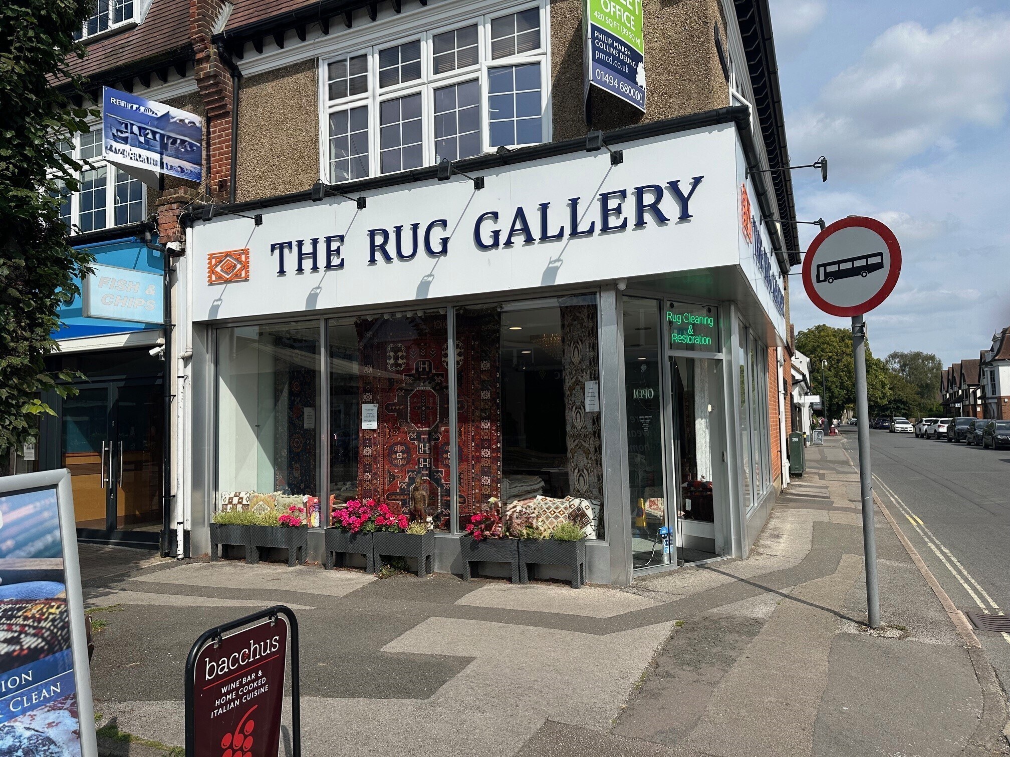 3 The Broadway, Penn Road, Beaconsfield to rent Building Photo- Image 1 of 8