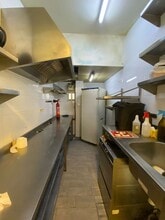 Retail in Madrid, Madrid to rent Interior Photo- Image 1 of 1