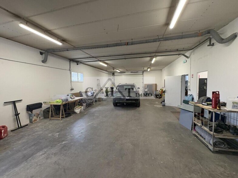Industrial in Méry-sur-Oise for sale - Interior Photo - Image 1 of 11