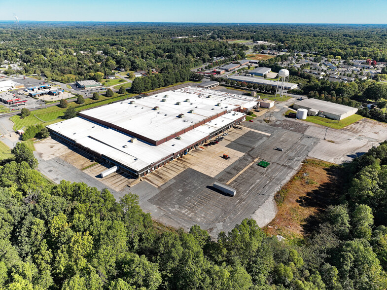 700 N Main St, Kernersville, NC for sale - Building Photo - Image 3 of 8