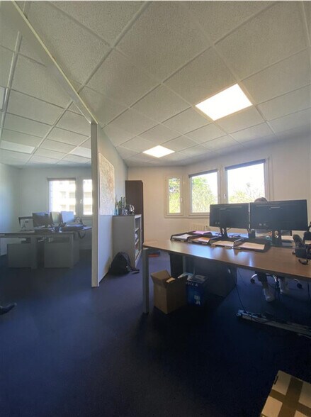 Route Des Gardes, Meudon to rent - Interior Photo - Image 2 of 7