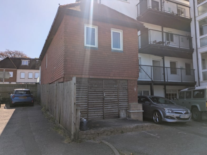 138 – 146 High St, Godalming to rent - Building Photo - Image 2 of 3