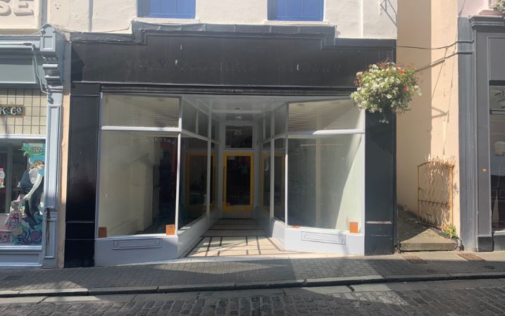32 High St, Guernsey for sale Primary Photo- Image 1 of 1