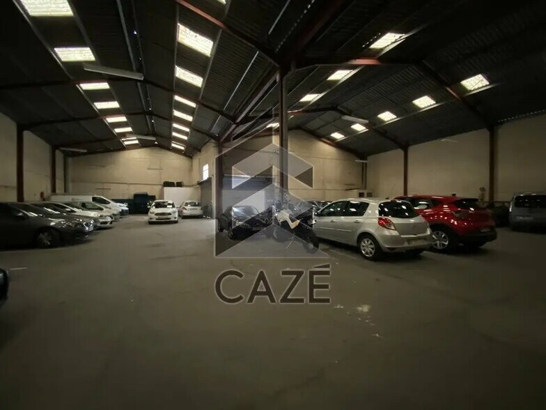 Retail in Bordeaux for sale - Building Photo - Image 1 of 5