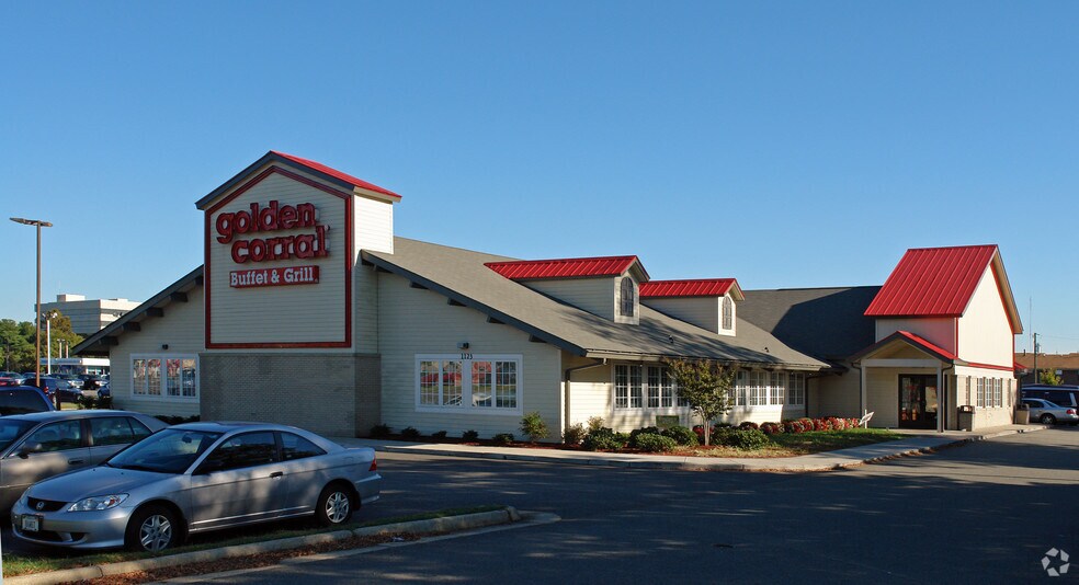 1123 W Mercury Blvd, Hampton, VA 23666 UK