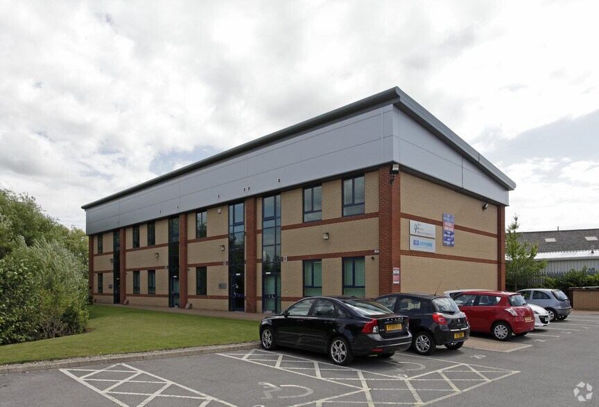 9 George Mann Rd, Leeds for sale - Primary Photo - Image 1 of 3