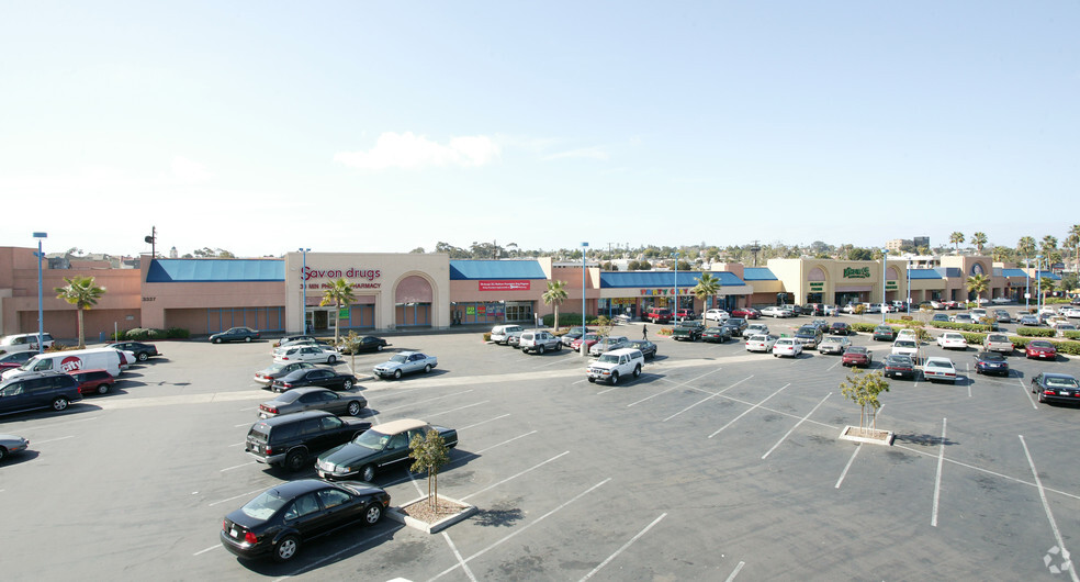 3305-3381 Rosecrans St, San Diego, CA for rent - Building Photo - Image 1 of 5