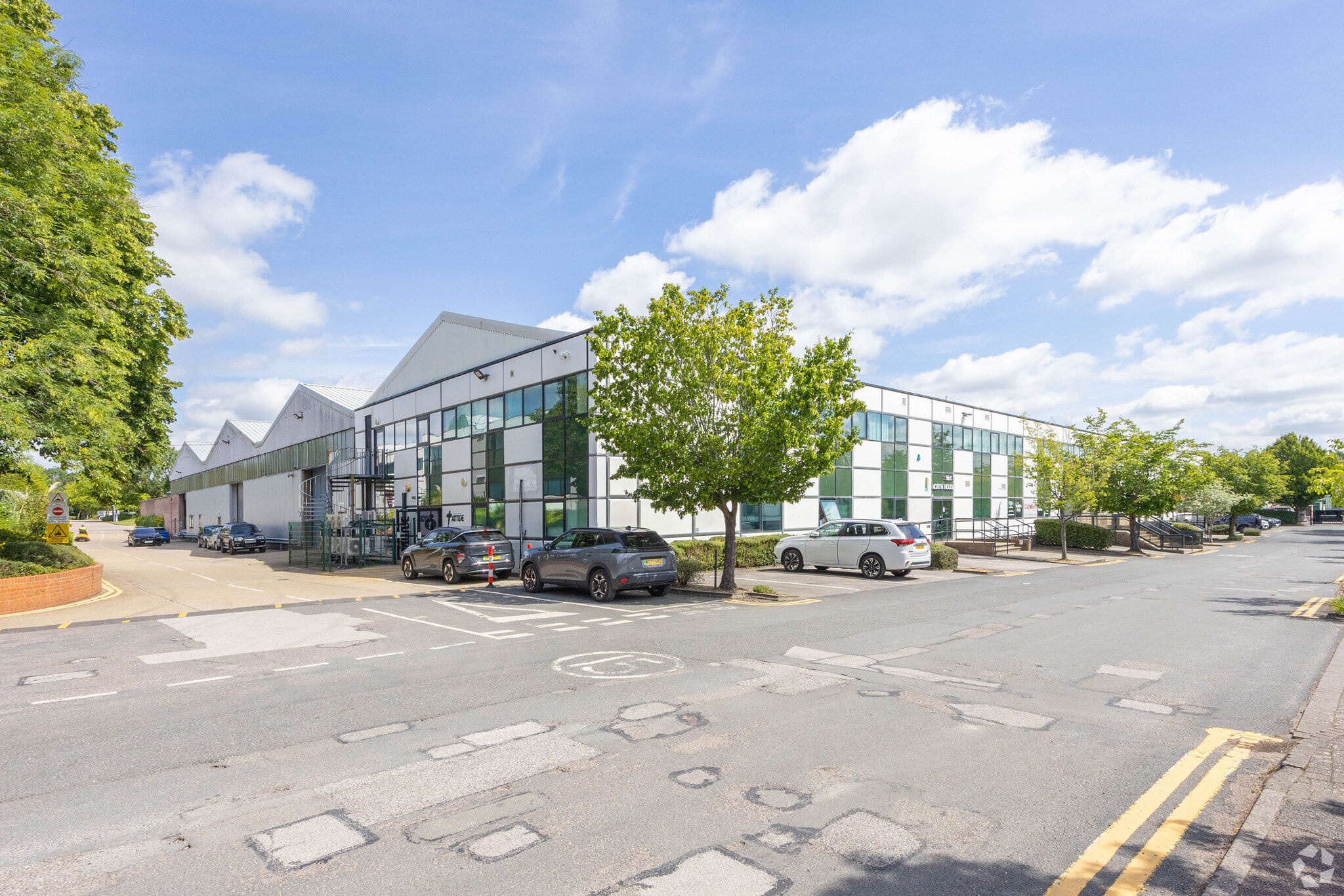 Bond Ave, Milton Keynes to rent Primary Photo- Image 1 of 7
