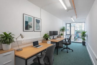 107 Lancaster Rd, Barnet to rent Interior Photo- Image 2 of 6