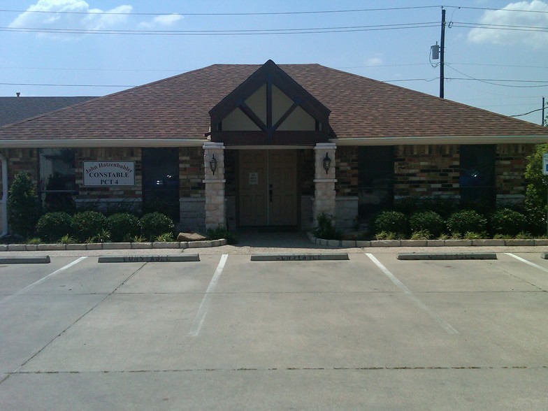 217 N Oak St, Roanoke, TX for sale - Primary Photo - Image 1 of 1