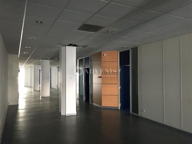 Office in Noisy-le-Sec to rent - Interior Photo - Image 3 of 5