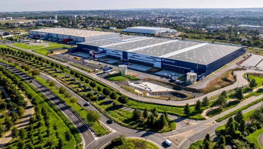 Industrial in Villenoy to rent - Aerial - Image 1 of 6