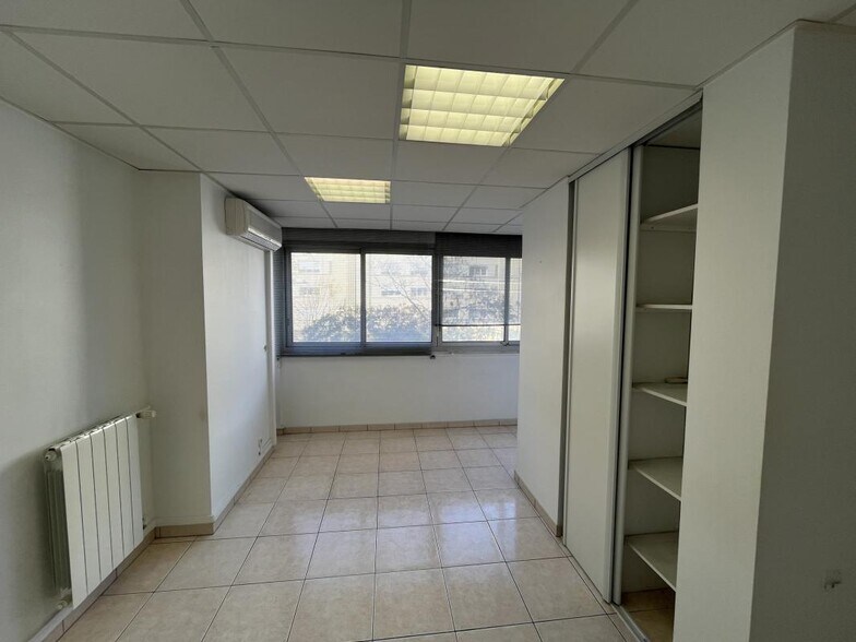 Office in Toulon for sale - Building Photo - Image 3 of 6