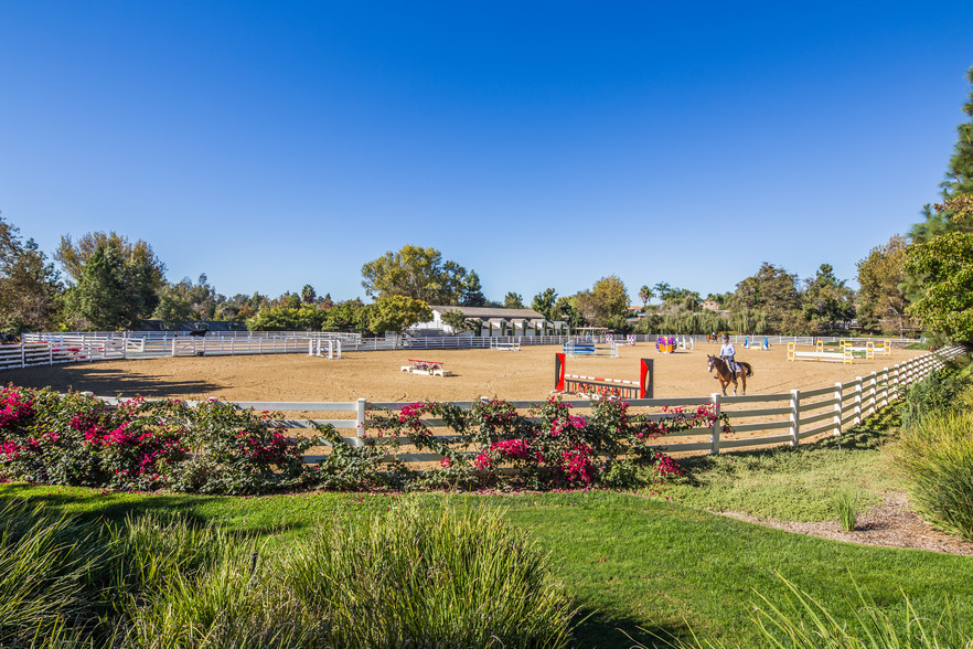 3211 Wildflower Valley Dr, Encinitas, CA for sale - Primary Photo - Image 1 of 1