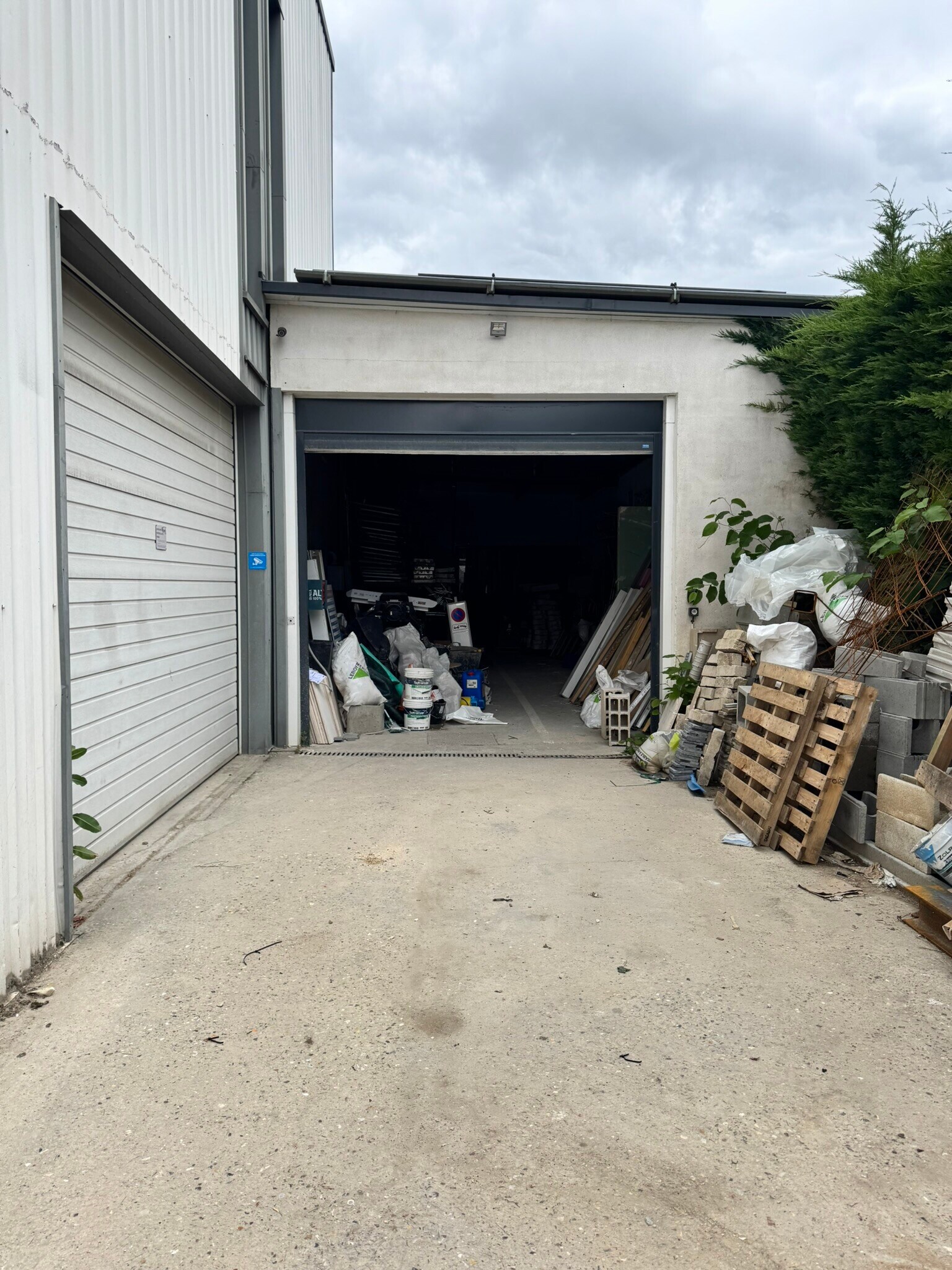 Light Industrial in Herblay to rent Building Photo- Image 1 of 10