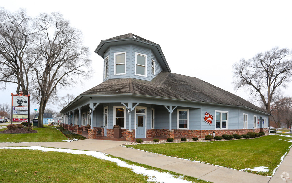 207-209 Water St, Sauk City, WI for sale - Primary Photo - Image 1 of 1