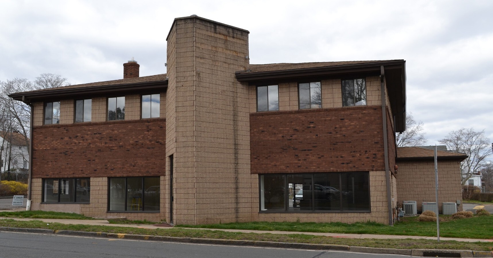 32 Washington St, Middletown, CT 06457 UK